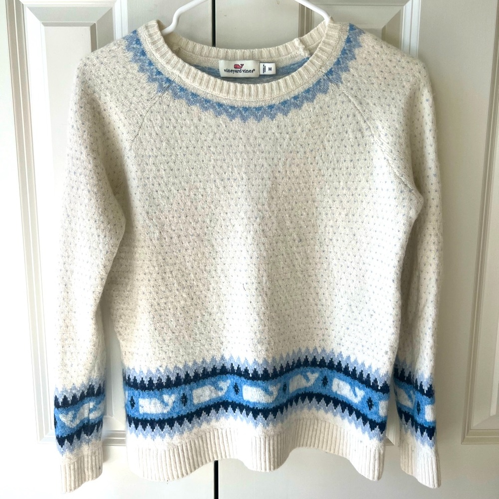 Girls medium Vineyard Vines sweater GUC